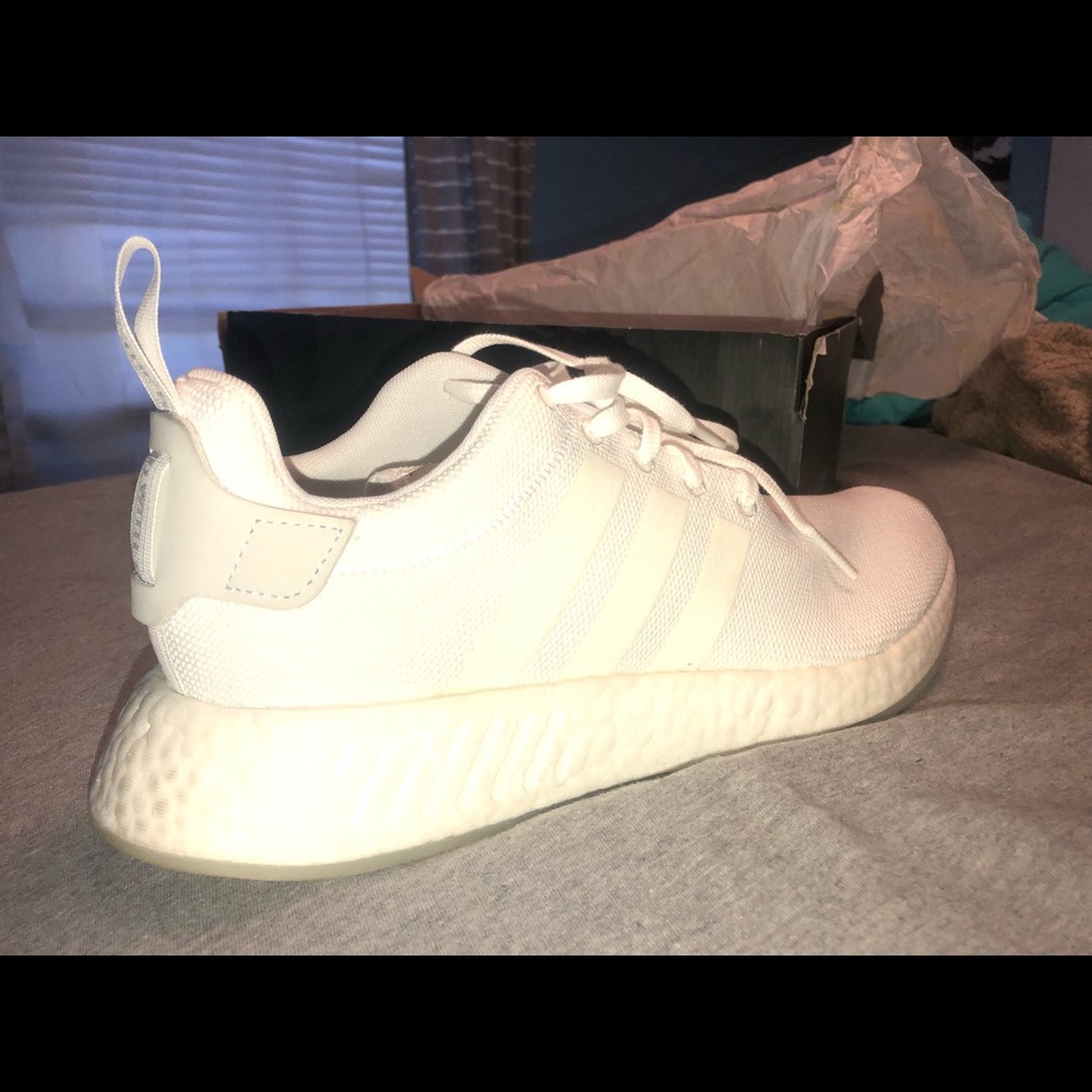 Triple white adidas nmds